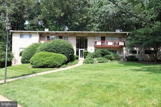 Building Photo - 4325 Americana Dr