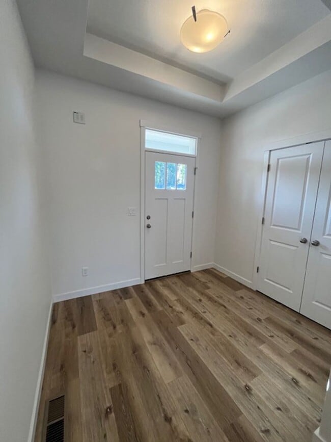 Building Photo - 3 Bedroom 2 Bath Silverton OR