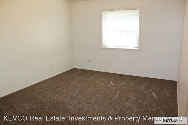Building Photo - 4 br, 2 bath House - 1480 Edgewood Ct
