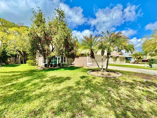 Foto del edificio - 13035 Royal George Ave