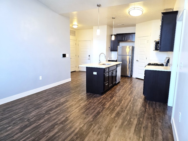 Photo - 196 W Vine St Apartment