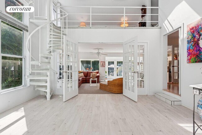 Foto del edificio - 35 Halsey Rd