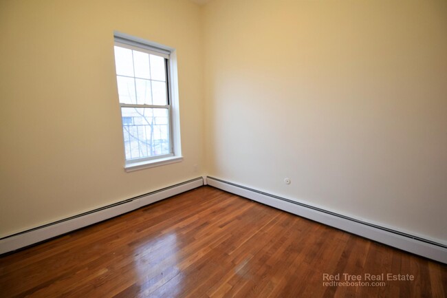 Building Photo - 164 North Beacon St