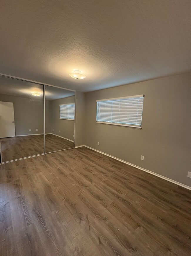 Foto del edificio - 425 Plum St