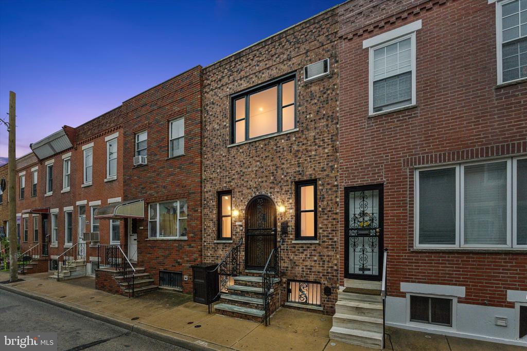Primary Photo - 1142 Tree St