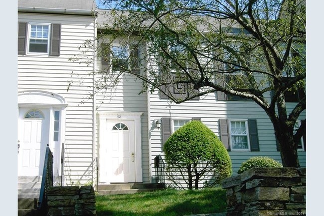 Exterior - 32 Willieb St (Glastonbury, CT) Apartment