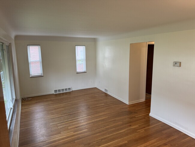 Building Photo - 3520 W 210th St