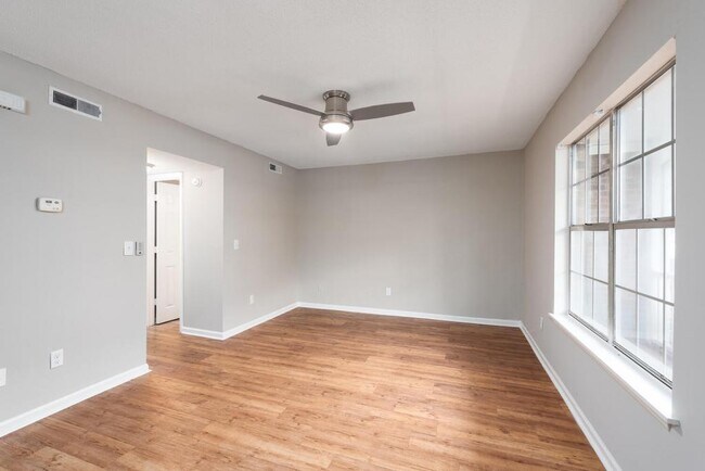 Foto del edificio - 1539  Nantahala Blvd
