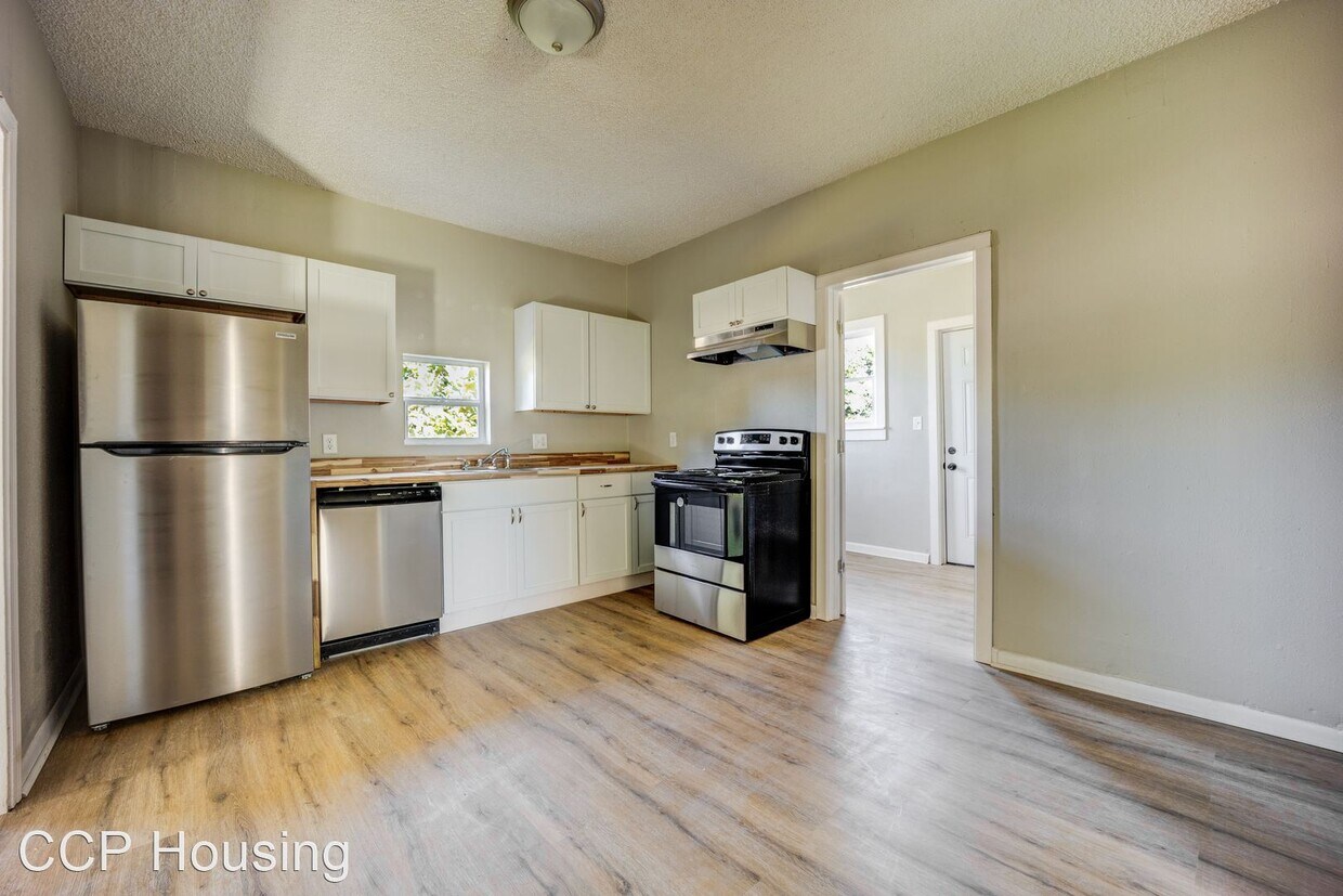 Primary Photo - 2 br, 1 bath House - 1001 South O Street