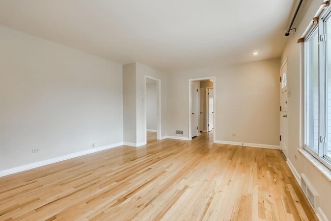 Building Photo - 2 Bedroom single family home in Denver