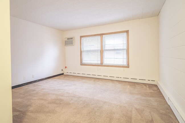 Interior Photo - Campus Apartments 700-727 University SE
