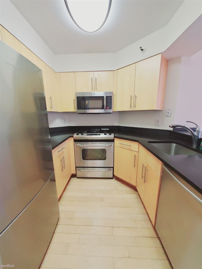 Building Photo - 1 br, 2 bath Condo - 25 Forest St Unit 3