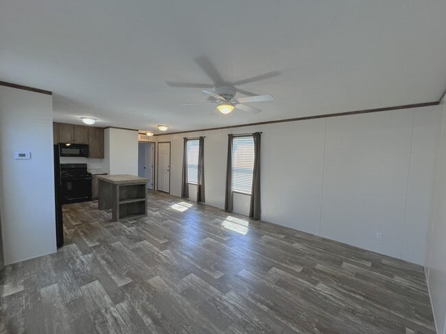Building Photo - 38140 Ducharme Dr