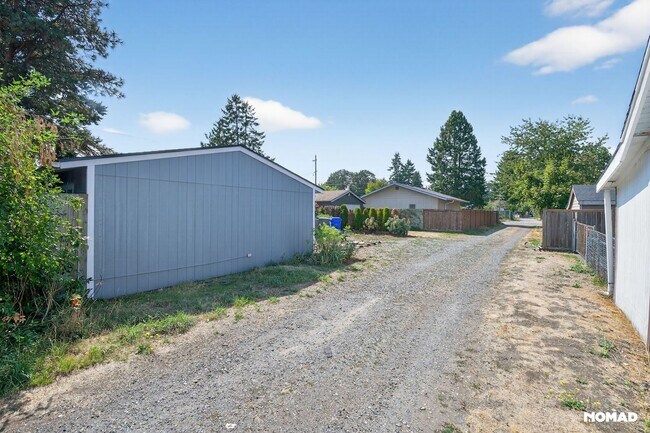 Building Photo - Charming 1BR House in Lakewood