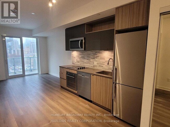 Building Photo - 100 Dalhousie St