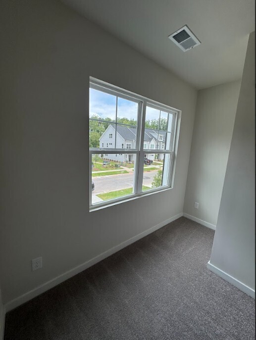 Foto del edificio - Beautiful 3-Bedroom, 3-Bath Home with Mode...