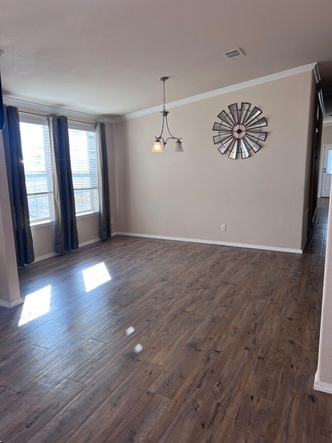 Building Photo - SMALL TOWN LIFE BUT MINUTES FROM LUBBOCK - 4B/2B HOME