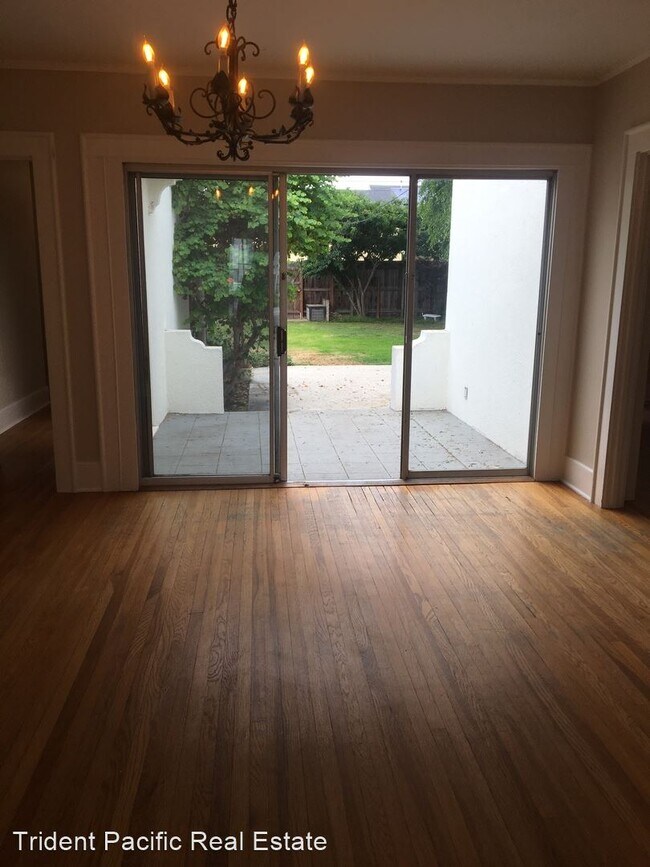 Building Photo - 3 br, 2 bath House - 559 B Avenue