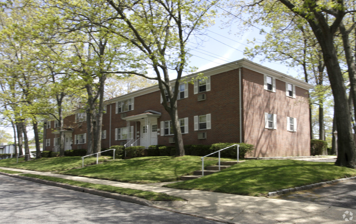 Foto del edificio - Spring Lake Park Apartments