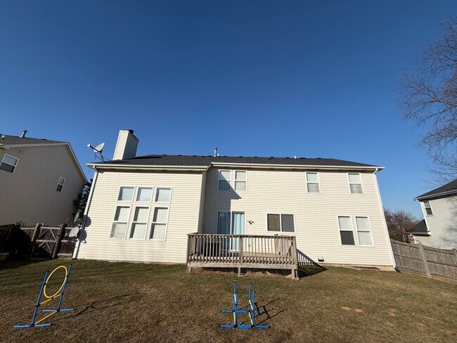 Building Photo - 5495 Chapel Hill