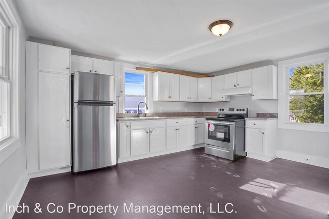 Building Photo - 3 br, 1.5 bath House - 106 W 5th St