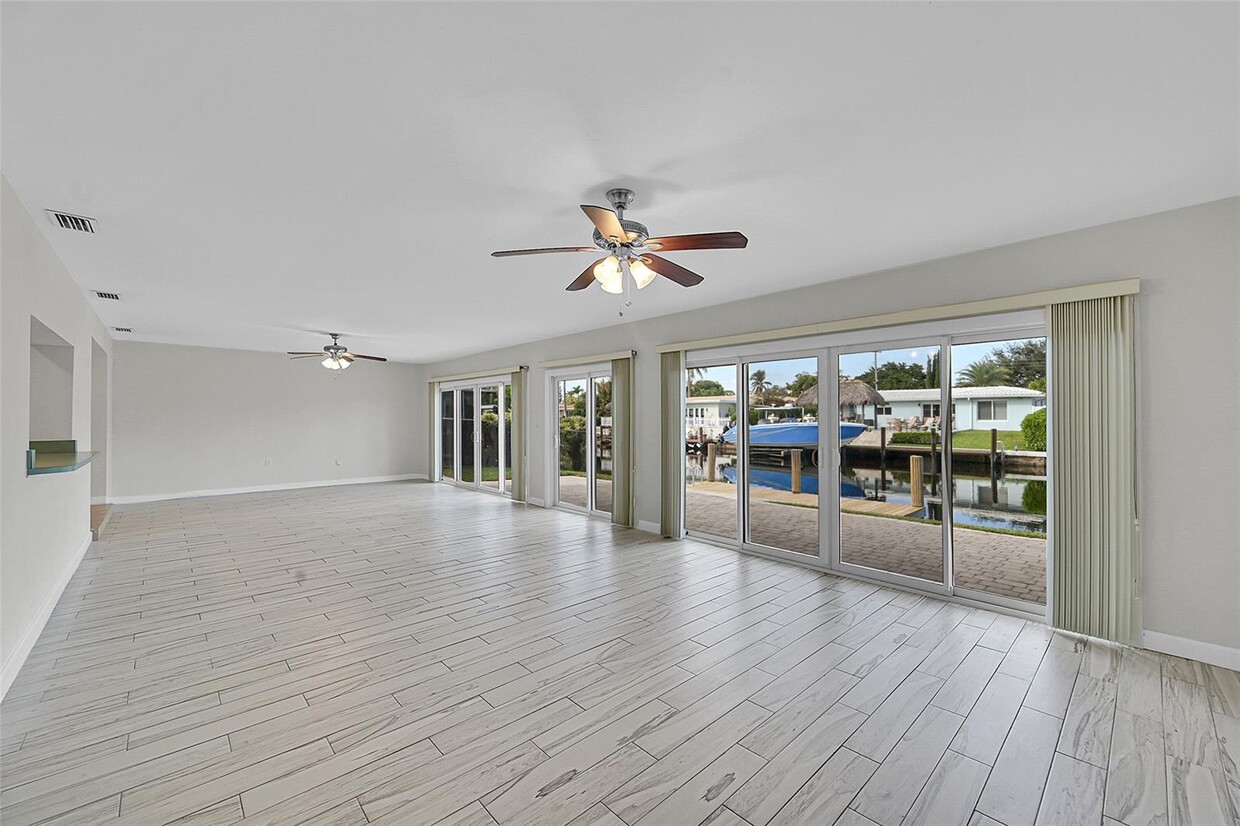 Foto principal - 211 SE 9th Ct