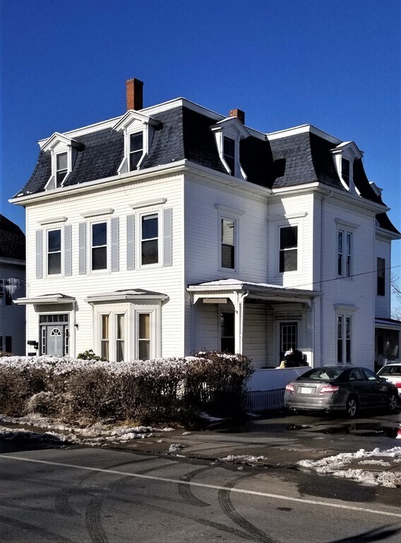 Building Photo - 127 Court St