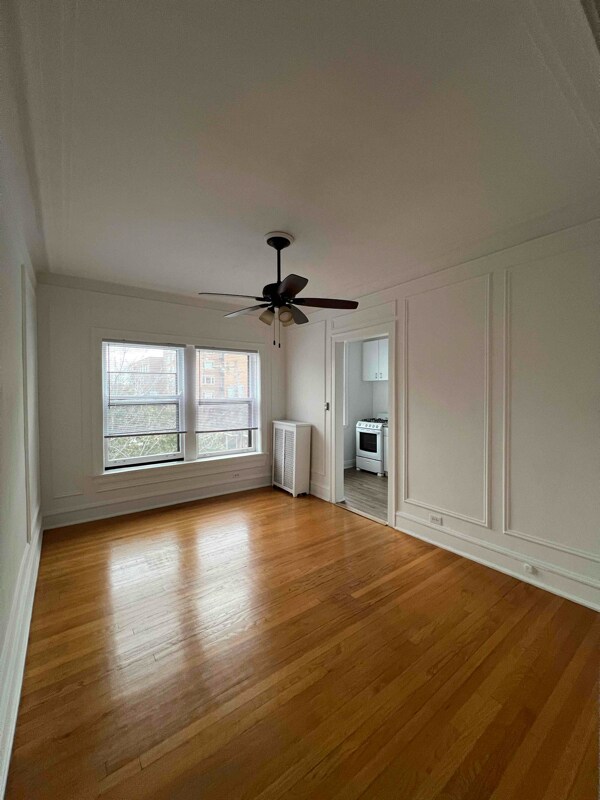 Building Photo - 838 Hinman Ave