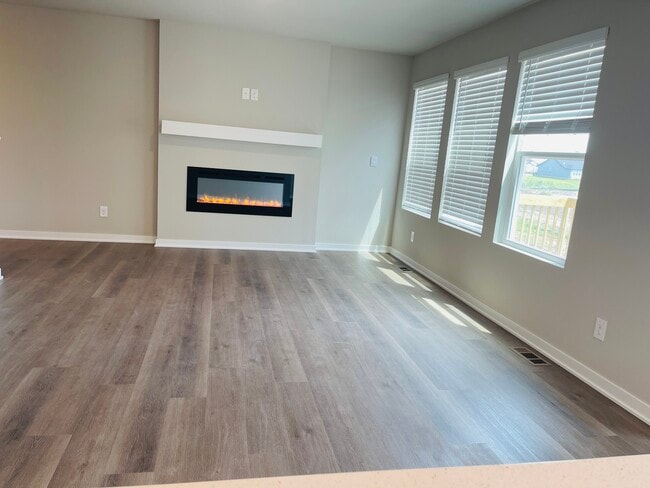 Building Photo - 4741 172nd St