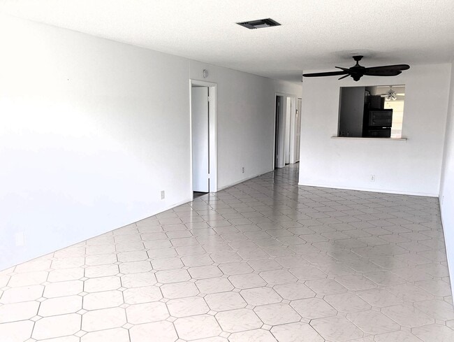 Building Photo - 13283 Pineapple Palm Ct