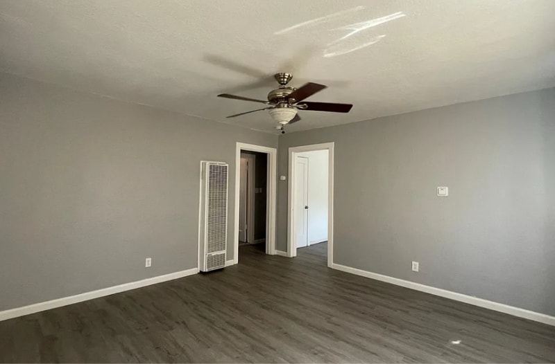 Primary Photo - 315 E Franklin Ave