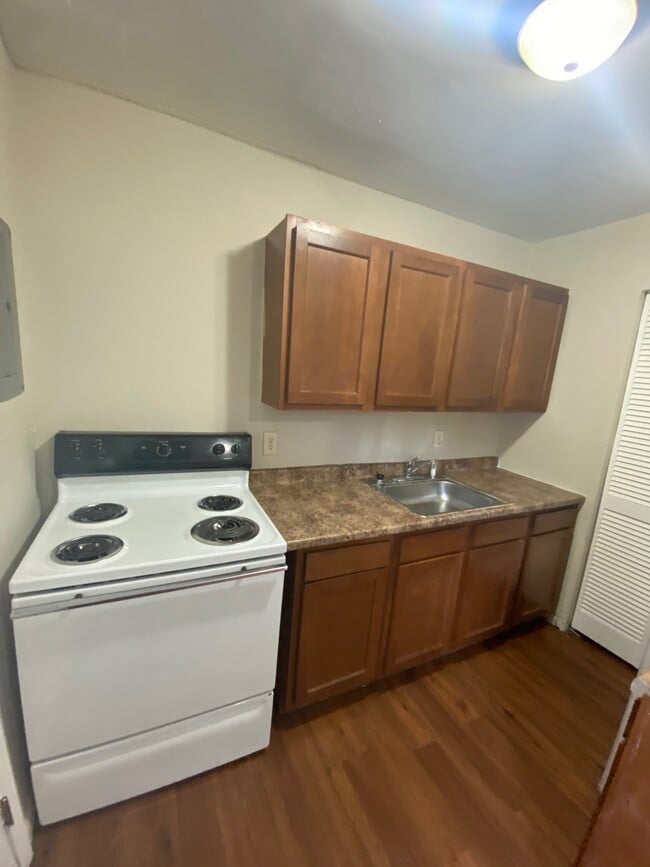 Building Photo - 3110 Clairpoint Ct