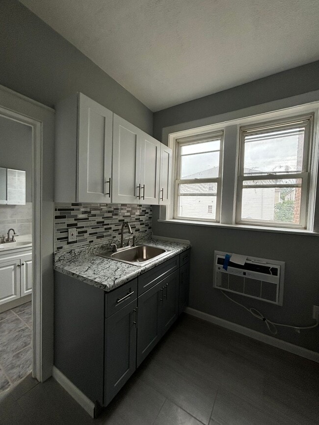 372-374 S 20th St 7 - 376 S 20th St