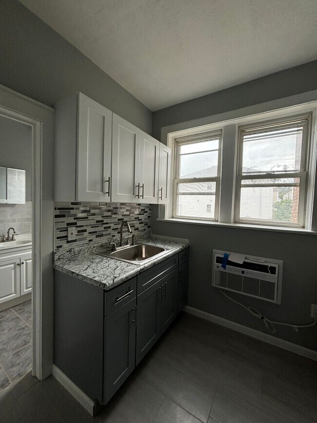 372-374 S 20th St 7 - 376 S 20th St