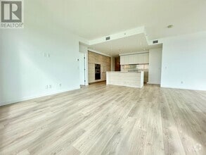 Building Photo - 660 Quayside Dr