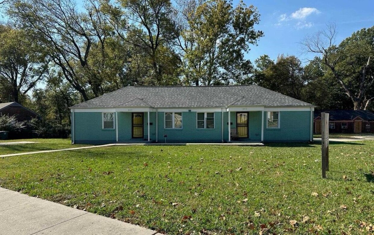 Primary Photo - 839 Leon Pl