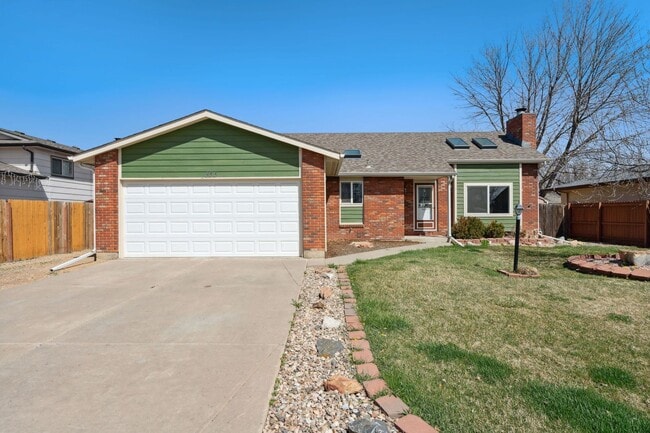 Building Photo - Fantastic Location with Detached Shop and ...