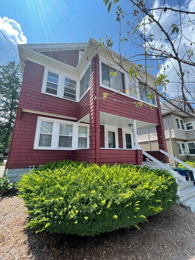 Foto del edificio - 15 Irvington Rd