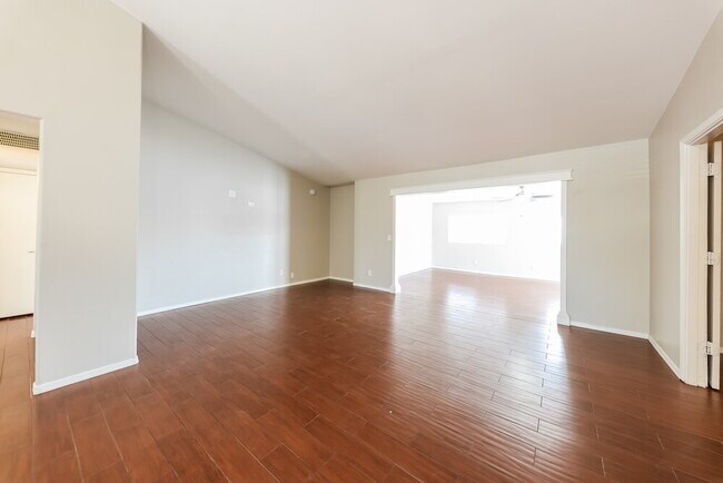 Foto del edificio - 601 W Wescott Dr