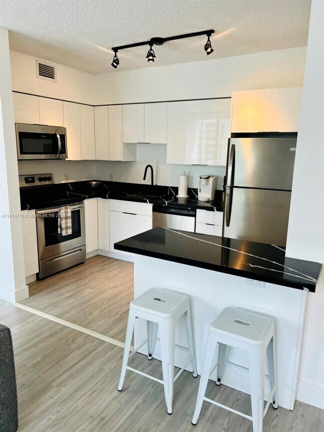 Foto del edificio - 1330 West Ave