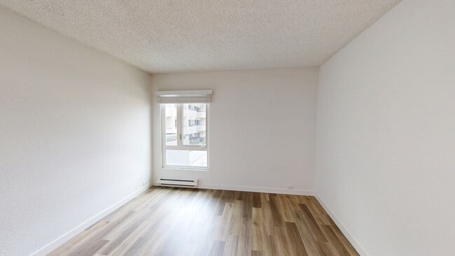 Interior Photo - Eight 80 Newport Beach