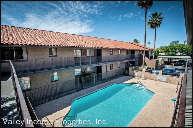 Foto del edificio - 1621 W Denton Ln