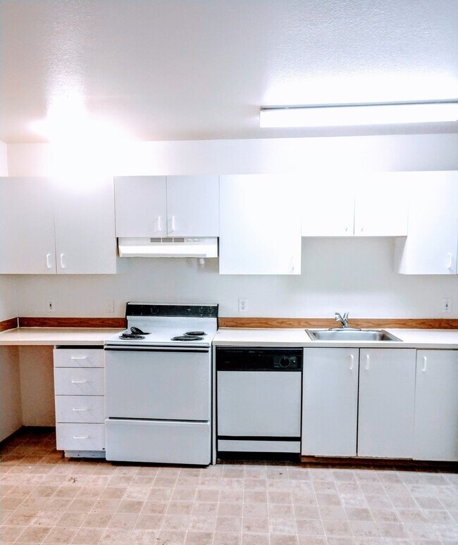 Foto del edificio - 131-149 SE 151st Avenue