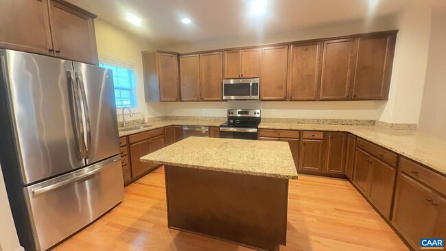 Building Photo - 2402 Winthrop Dr