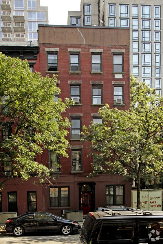 Foto del edificio - 341 E 22nd St