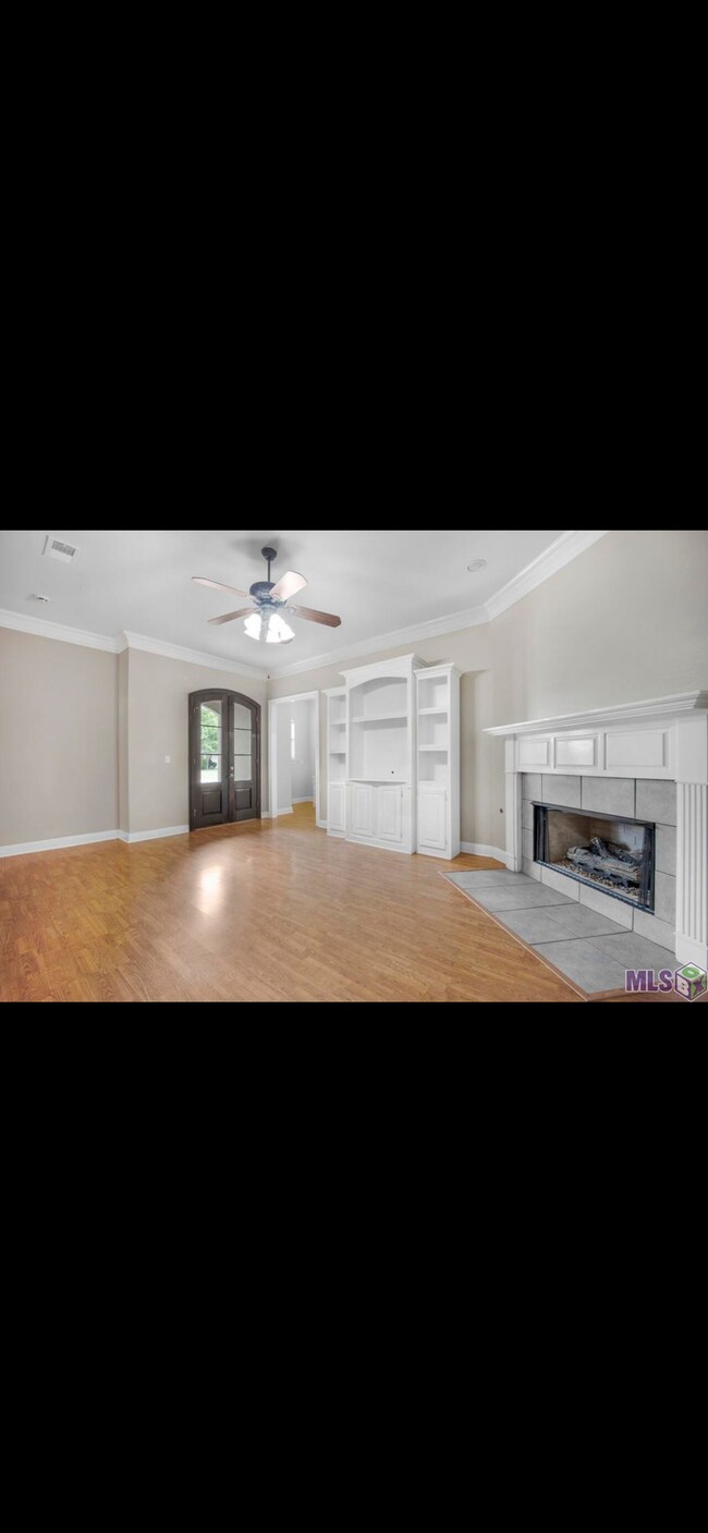Building Photo - 2141 Springstone Dr