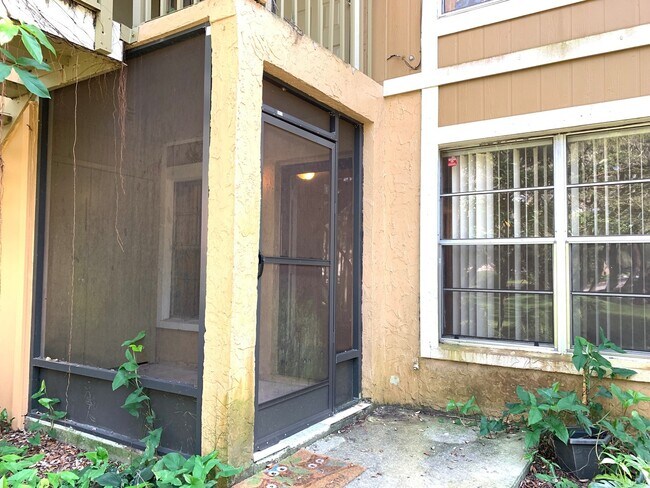 Building Photo - 3bed/2bath off 42nd st by USF! Only $1580/...