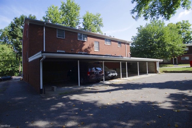 Foto del edificio - 2 br, 1 bath Apartment - 408 Lindsay Ct