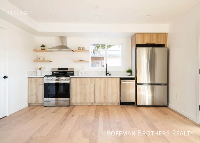 Building Photo - 2681 Roseview Ave. Los Angeles, CA 90065