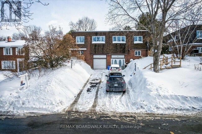 Building Photo - 8 Oberon St